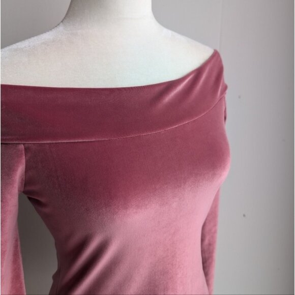 Aritzia Talula Yardley Velvet Off The Shoulder Top - Picture 1 of 7